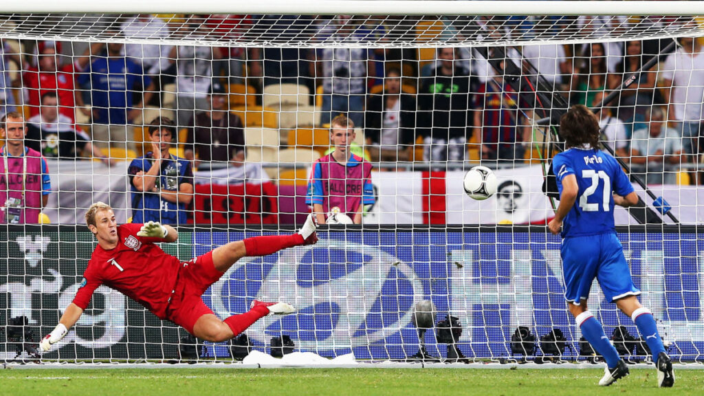 Pirlo-da-selecao-ittaliana-cobra-penalti-de-cavadinha-contra-a-Inglaterra-na-Eurocopa-2012-1024x576 Por que a Inglaterra não tem Eurocopa?