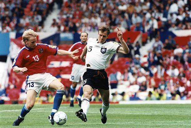 Alemanha-2x0-Republica-Tcheca-no-Old-Trafford-Manchester-estreia-da-Euro-1996 As estreias da Alemanha na Eurocopa são positivas