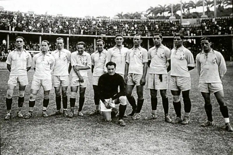 brasil-campeao-da-copa-america-1922-no-estadio-das-laranjeiras As estreias do Brasil na Copa América que anteciparam o título