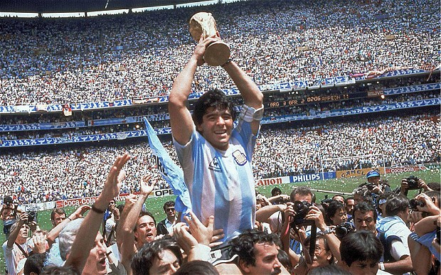 maradona-taca-copa-do-mundo-1986-Mexico Onde vai ser a próxima Copa do Mundo 2026?