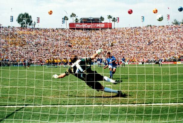 roberto-baggio-penalti-final-copa-1994 Copa do Mundo: Brasil e Alemanha, as únicas seleções com três finais consecutivas