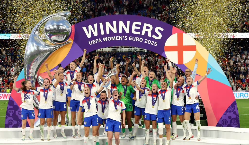 Inglaterra vence a Espanha nos pênaltis e conquista a Euro Feminina