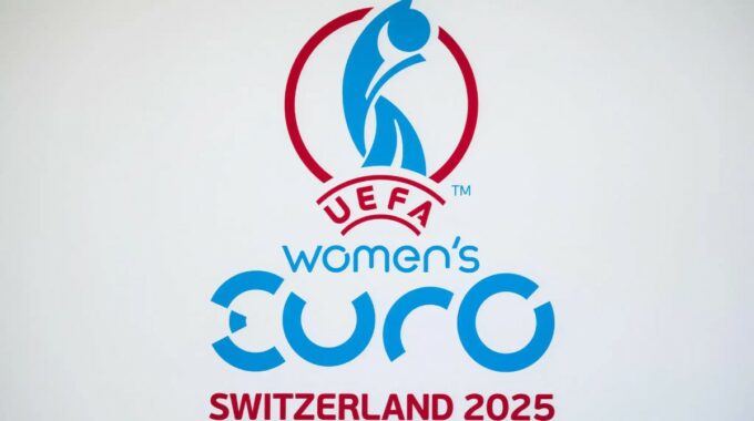 Logo oficial da Eurocopa Feminina 2025 na Suíça com design temático e cores da UEFA