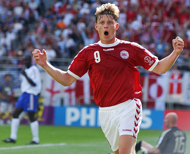 Tomasson comemorando gol, Dinamarca 2x0 França, Copa do Mundo 2002