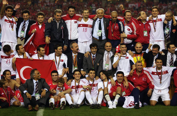 Turquia pódio medalhas bronze Copa 2002.