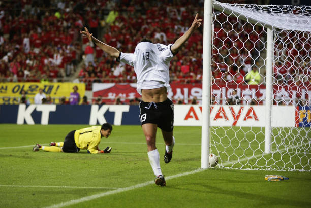 Michael Ballack comemorando gol da vitória Alemanha Coreia do Sul semifinal Copa 2002.