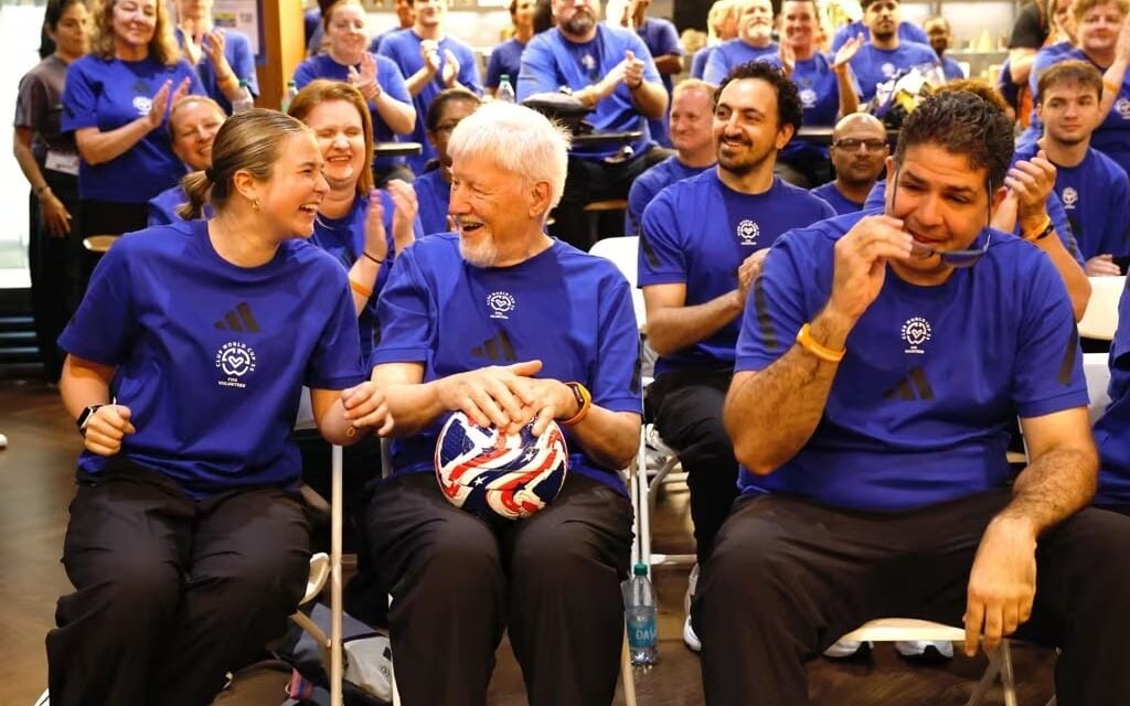 Novos voluntários da Copa do Mundo FIFA 2026 nos EUA se inscrevem alegremente