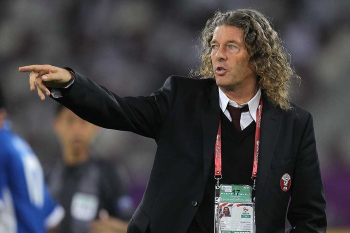 Bruno Metsu, técnico de Senegal, na Copa do Mundo de 2002.
