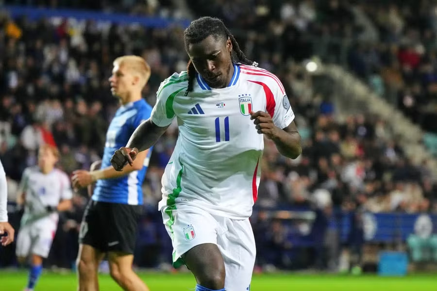 Moise Kean comemoração gol vitória Itália 3-1 Estônia Eliminatórias Copa do Mundo 2026.