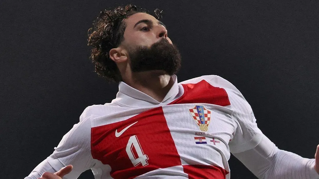 Joško Gvardiol comemora gol da vitória da Croácia contra Ilhas Faroe pelas Eliminatórias da Copa 2026.